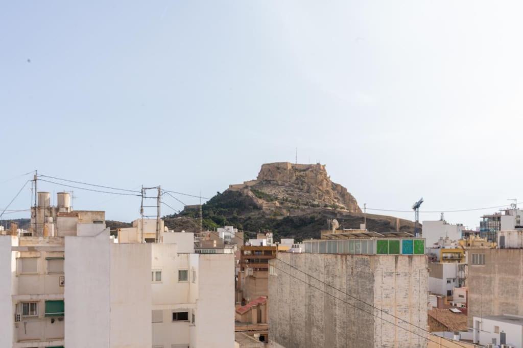 Precioso Atico En Pleno Centro De Alicante Exterior photo